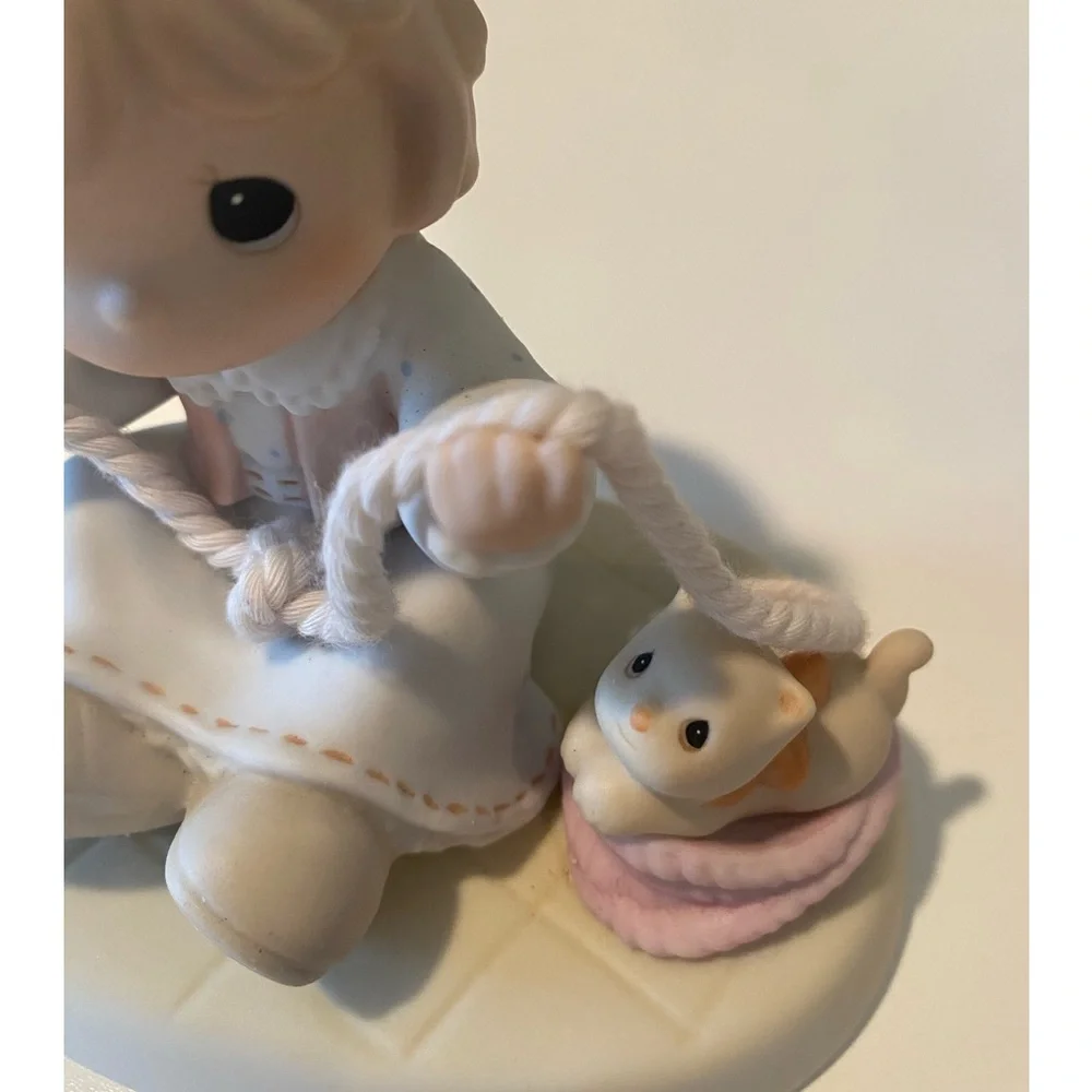 Vintage 1998 Precious Moments “Believe  It Or Knot,I Luv You”